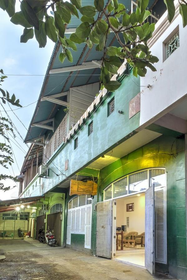 Riverside Hostel Padang Exteriér fotografie